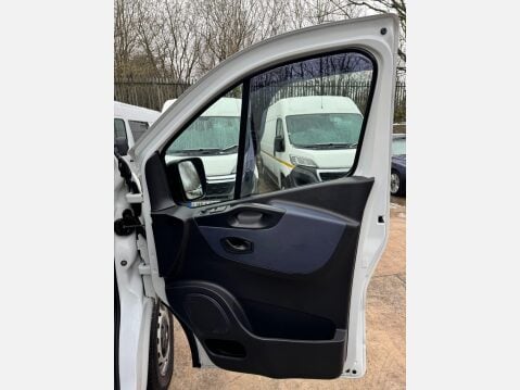 Vauxhall Vivaro 1.6 CDTi 2700 BiTurbo L1 H1 Euro 6 (s/s) 5dr 28