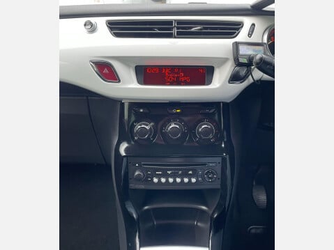 Citroen DS3 1.6 HDi Black Euro 5 3dr 28