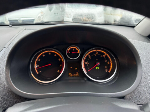 Vauxhall Corsa 1.4 16V SE Euro 5 5dr 28