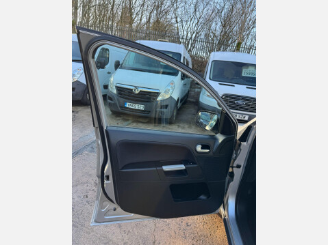 Ford Fusion 1.6 Zetec 5dr 33