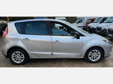 Renault Scenic 1.5 dCi Dynamique TomTom Euro 5 5dr 8