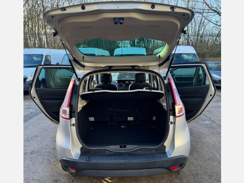 Renault Scenic 1.5 dCi Dynamique TomTom Euro 5 5dr 10