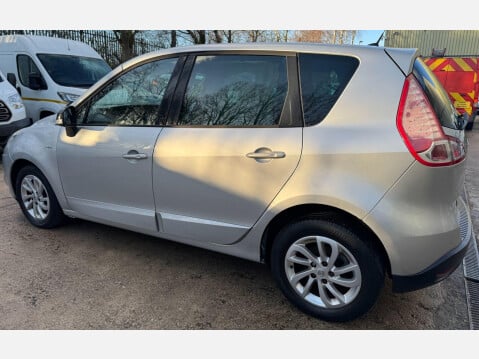 Renault Scenic 1.5 dCi Dynamique TomTom Euro 5 5dr 13