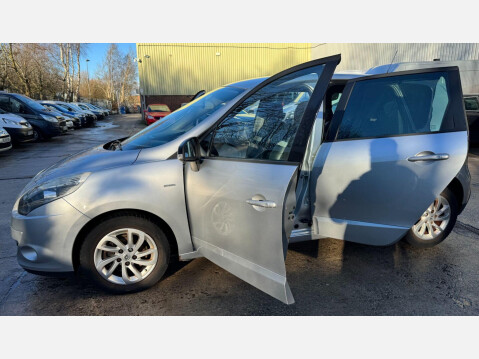 Renault Scenic 1.5 dCi Dynamique TomTom Euro 5 5dr 17