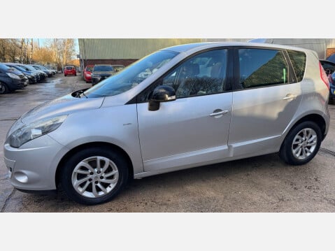 Renault Scenic 1.5 dCi Dynamique TomTom Euro 5 5dr 19
