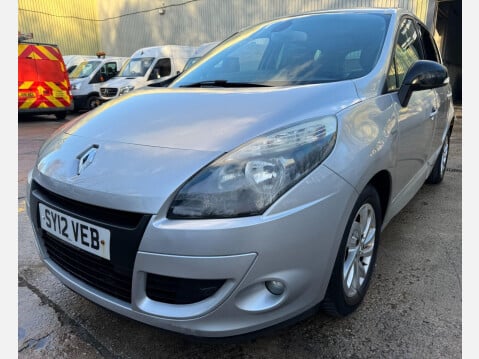 Renault Scenic 1.5 dCi Dynamique TomTom Euro 5 5dr 21