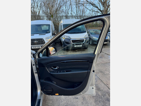 Renault Scenic 1.5 dCi Dynamique TomTom Euro 5 5dr 25