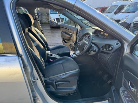 Renault Scenic 1.5 dCi Dynamique TomTom Euro 5 5dr 27