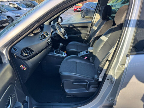 Renault Scenic 1.5 dCi Dynamique TomTom Euro 5 5dr 37