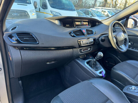 Renault Scenic 1.5 dCi Dynamique TomTom Euro 5 5dr 39