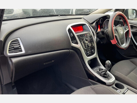 Vauxhall Astra 2.0 CDTi ecoFLEX SRi Sports Tourer Euro 5 (s/s) 5dr 38