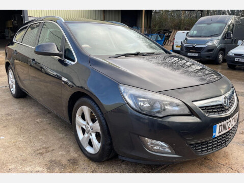 Vauxhall Astra 2.0 CDTi ecoFLEX SRi Sports Tourer Euro 5 (s/s) 5dr 4