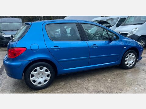 Peugeot 307 1.4 16v X-Line 5dr 8