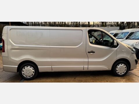 Vauxhall Vivaro 1.6 CDTi 2900 BiTurbo Sportive L2 H1 Euro 6 (s/s) 5dr 8