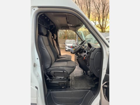 Nissan NV400 2.3 dCi 35 SE FWD L3 H2 Euro 5 (s/s) 5dr 32