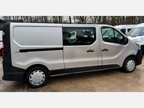 Vauxhall Vivaro 1.6 CDTi 2900 BiTurbo Sportive Crew Van L2 H1 Euro 6 (s/s) 5dr (6 Seat) 11