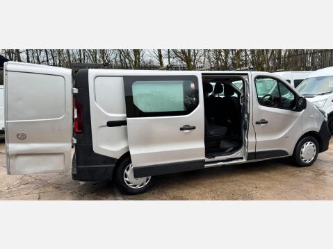 Vauxhall Vivaro 1.6 CDTi 2900 BiTurbo Sportive Crew Van L2 H1 Euro 6 (s/s) 5dr (6 Seat) 12
