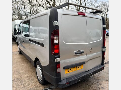 Vauxhall Vivaro 1.6 CDTi 2900 BiTurbo Sportive Crew Van L2 H1 Euro 6 (s/s) 5dr (6 Seat) 17