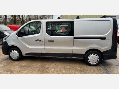Vauxhall Vivaro 1.6 CDTi 2900 BiTurbo Sportive Crew Van L2 H1 Euro 6 (s/s) 5dr (6 Seat) 20