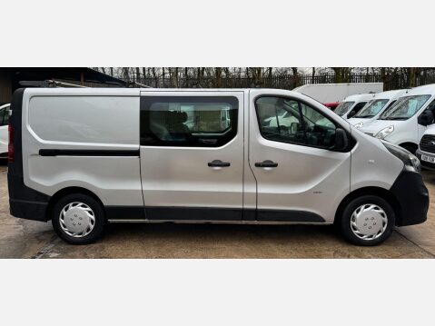 Vauxhall Vivaro 1.6 CDTi 2900 BiTurbo Sportive Crew Van L2 H1 Euro 6 (s/s) 5dr (6 Seat) 8