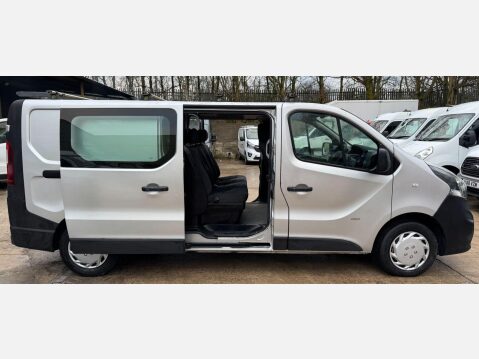 Vauxhall Vivaro 1.6 CDTi 2900 BiTurbo Sportive Crew Van L2 H1 Euro 6 (s/s) 5dr (6 Seat) 9