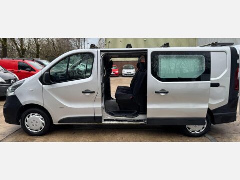Vauxhall Vivaro 1.6 CDTi 2900 BiTurbo Sportive Crew Van L2 H1 Euro 6 (s/s) 5dr (6 Seat) 22