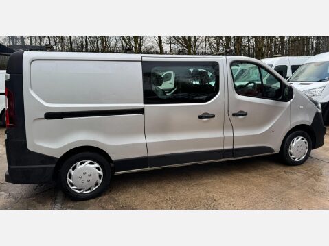 Vauxhall Vivaro 1.6 CDTi 2900 BiTurbo Sportive Crew Van L2 H1 Euro 6 (s/s) 5dr (6 Seat) 10