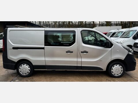 Vauxhall Vivaro 1.6 CDTi 2900 BiTurbo Sportive Crew Van L2 H1 Euro 6 (s/s) 5dr (6 Seat) 8