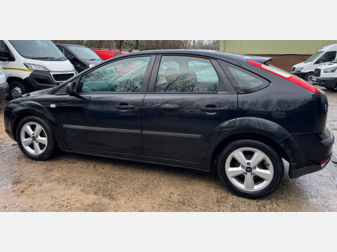 Ford Focus 1.6 Zetec Climate 5dr 16