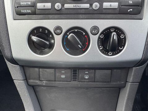 Ford Focus 1.6 Zetec Climate 5dr 32