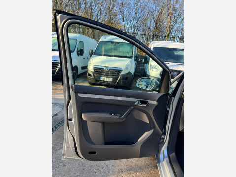 Volkswagen Touran 2.0 TDI SE 5dr (7 Seats) 33