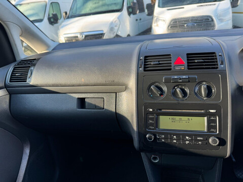 Volkswagen Touran 2.0 TDI SE 5dr (7 Seats) 27