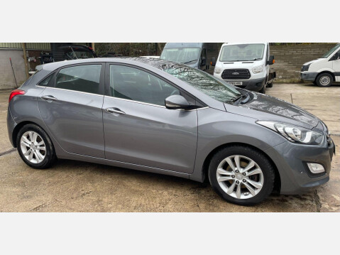 Hyundai i30 1.6 CRDi Blue Drive Style Nav Euro 5 (s/s) 5dr 6