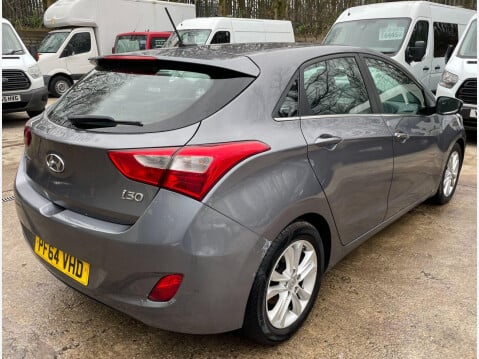 Hyundai i30 1.6 CRDi Blue Drive Style Nav Euro 5 (s/s) 5dr 10