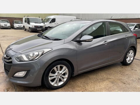 Hyundai i30 1.6 CRDi Blue Drive Style Nav Euro 5 (s/s) 5dr 19