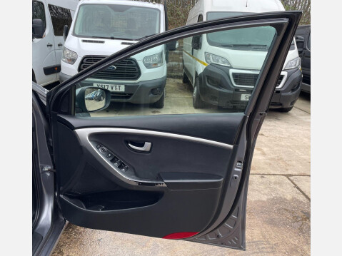 Hyundai i30 1.6 CRDi Blue Drive Style Nav Euro 5 (s/s) 5dr 22