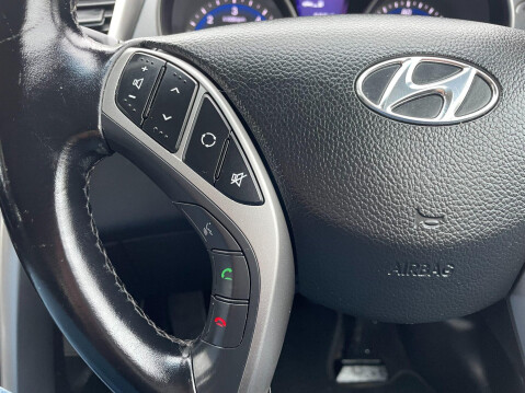 Hyundai i30 1.6 CRDi Blue Drive Style Nav Euro 5 (s/s) 5dr 31