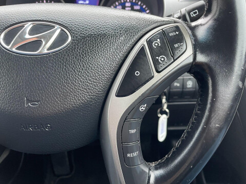 Hyundai i30 1.6 CRDi Blue Drive Style Nav Euro 5 (s/s) 5dr 32