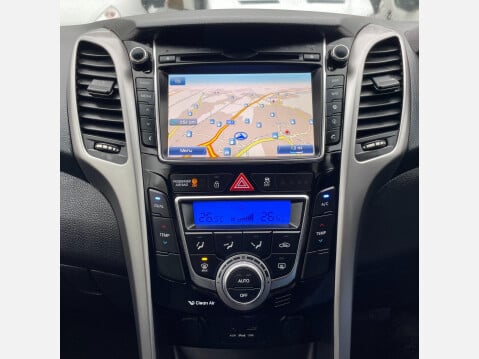 Hyundai i30 1.6 CRDi Blue Drive Style Nav Euro 5 (s/s) 5dr 35
