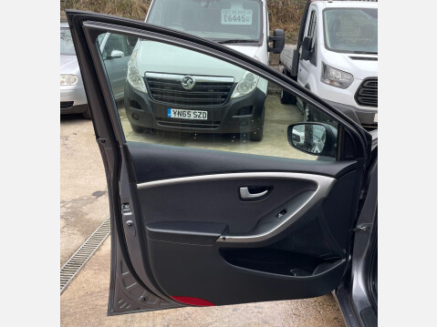 Hyundai i30 1.6 CRDi Blue Drive Style Nav Euro 5 (s/s) 5dr 41
