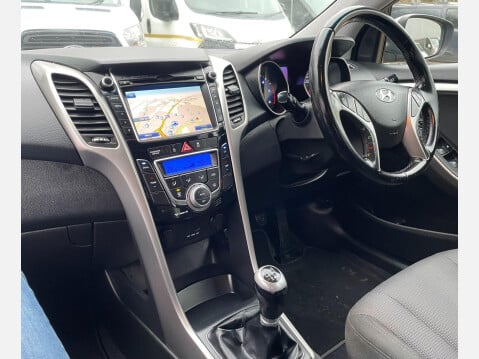 Hyundai i30 1.6 CRDi Blue Drive Style Nav Euro 5 (s/s) 5dr 44