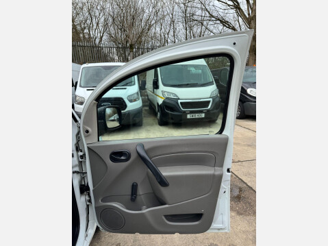 Renault Kangoo 1.5 ML19 dCi FWD L2 H1 3dr 24