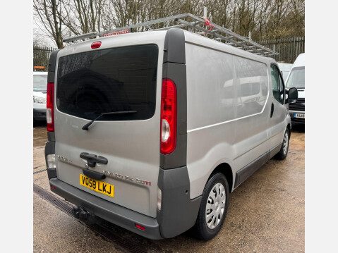 Vauxhall Vivaro 2.5 2900 CDTi FWD L1 4dr 10