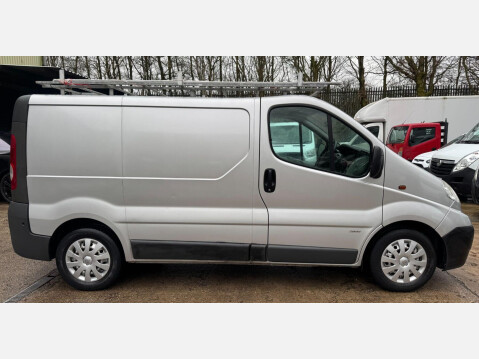 Vauxhall Vivaro 2.5 2900 CDTi FWD L1 4dr 7