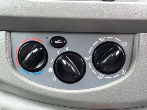 Vauxhall Vivaro 2.5 2900 CDTi FWD L1 4dr 28
