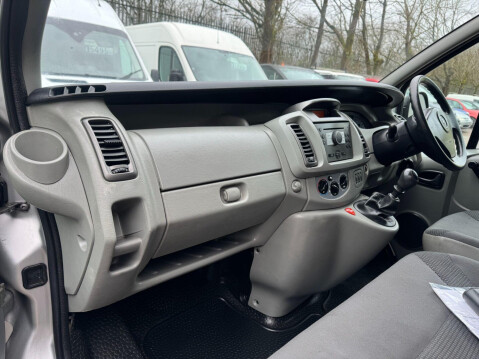 Vauxhall Vivaro 2.5 2900 CDTi FWD L1 4dr 33