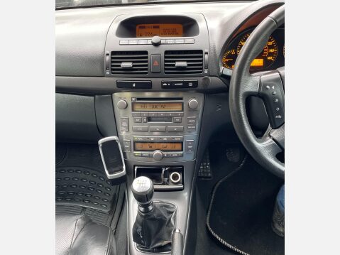 Toyota Avensis 2.2 D-4D T Spirit 5dr 35