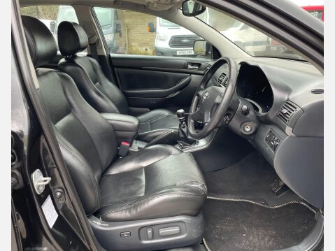 Toyota Avensis 2.2 D-4D T Spirit 5dr 29