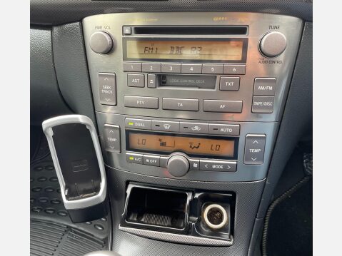Toyota Avensis 2.2 D-4D T Spirit 5dr 37