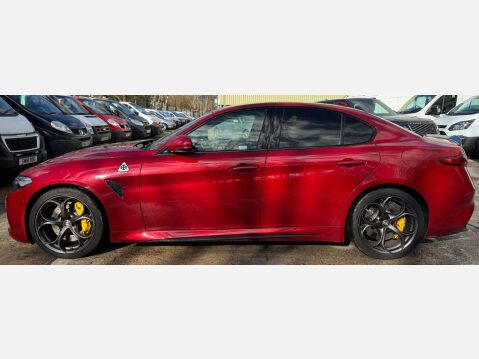 Alfa Romeo Giulia 2.9 V6 Bi-Turbo Quadrifoglio Auto Euro 6 (s/s) 4dr 19